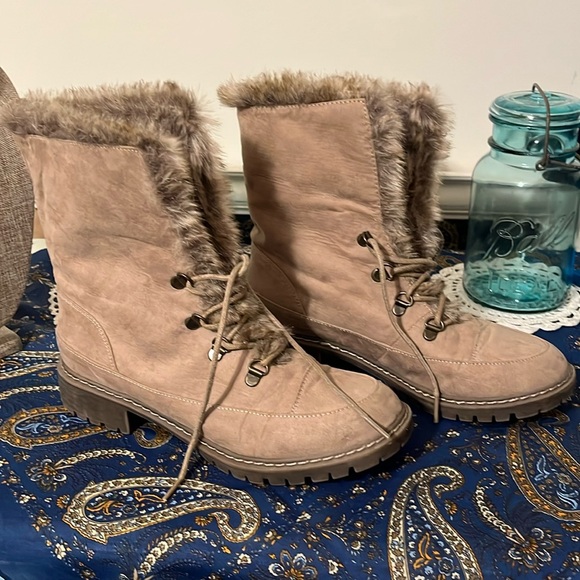 Bass Angelica faux fur lined boots, used but in like new condition, size 8 - Picture 1 of 13